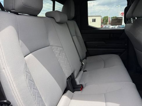 Used 2025 Toyota Tacoma SR5 AWD/4WD image 21