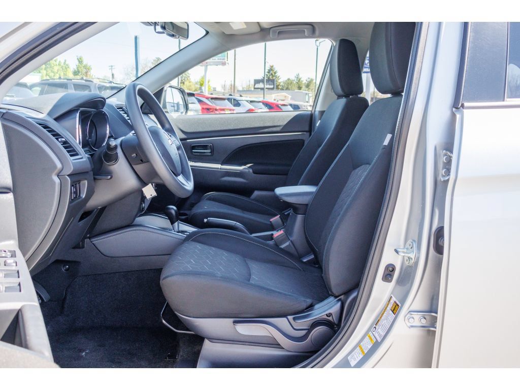 Used 2025 Mitsubishi Outlander Sport ES AWD/4WD image 15