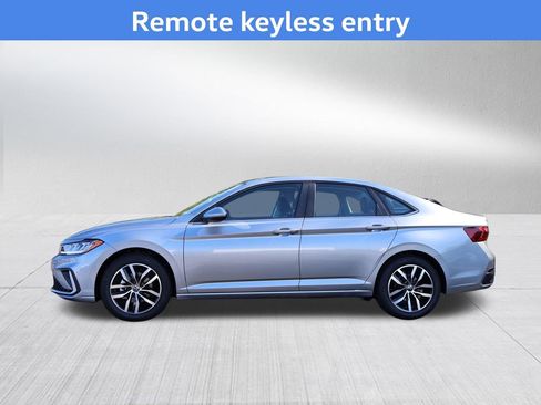 New 2026 Volkswagen Jetta SE image 5