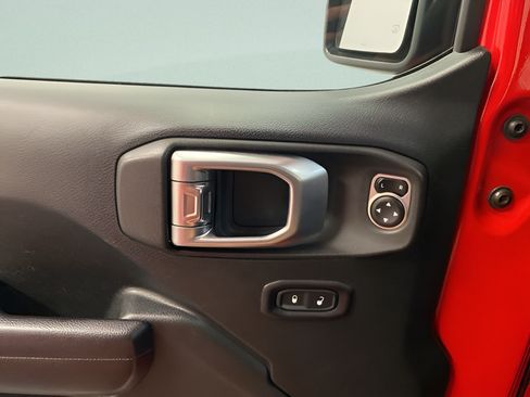 Used 2018 Jeep Wrangler Unlimited Sport S AWD/4WD image 17