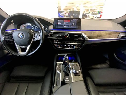 Used 2019 BMW 530i xDrive w/ Convenience Package image 15