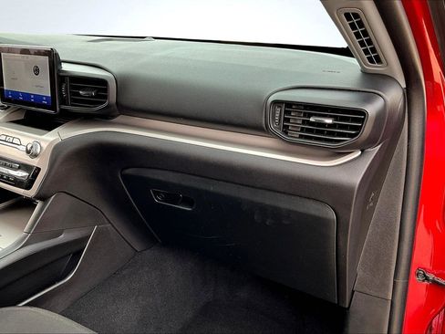 Used 2023 Ford Explorer XLT image 17