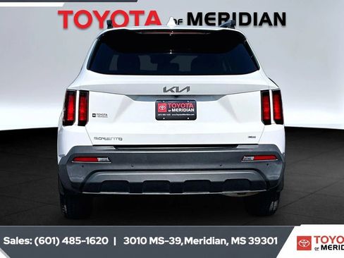 Used 2023 Kia Sorento S w/ Panoramic Sunroof Package AWD/4WD image 4