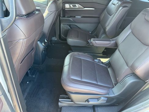 New 2025 Ford Explorer Platinum image 10