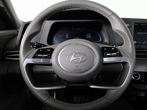 Certified 2025 Hyundai Elantra Sport image 8