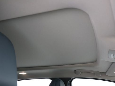 Used 2024 Nissan Ariya AWD image 41