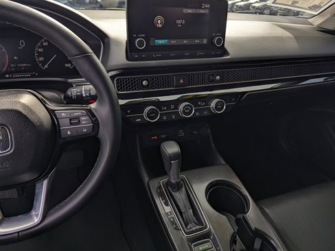 Used 2024 Honda Civic EX-L image 10