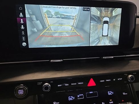Certified 2024 Kia Carnival SX FWD image 23