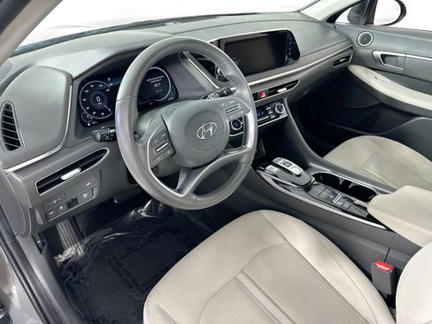 Used 2023 Hyundai Sonata SEL w/ Convenience Package FWD image 9