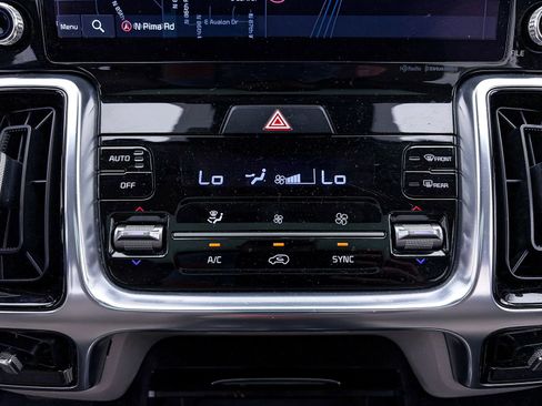 Used 2022 Kia Sorento SX image 24