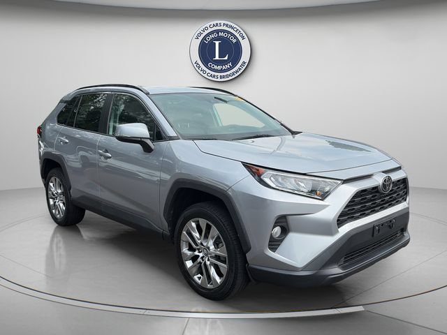 Used 2020 Toyota RAV4 XLE Premium FWD image 12