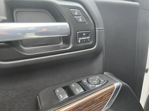 Used 2021 Chevrolet Silverado 1500 High Country w/ Technology Package image 19