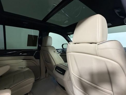 Used 2023 Cadillac Escalade Premium Luxury AWD/4WD image 30