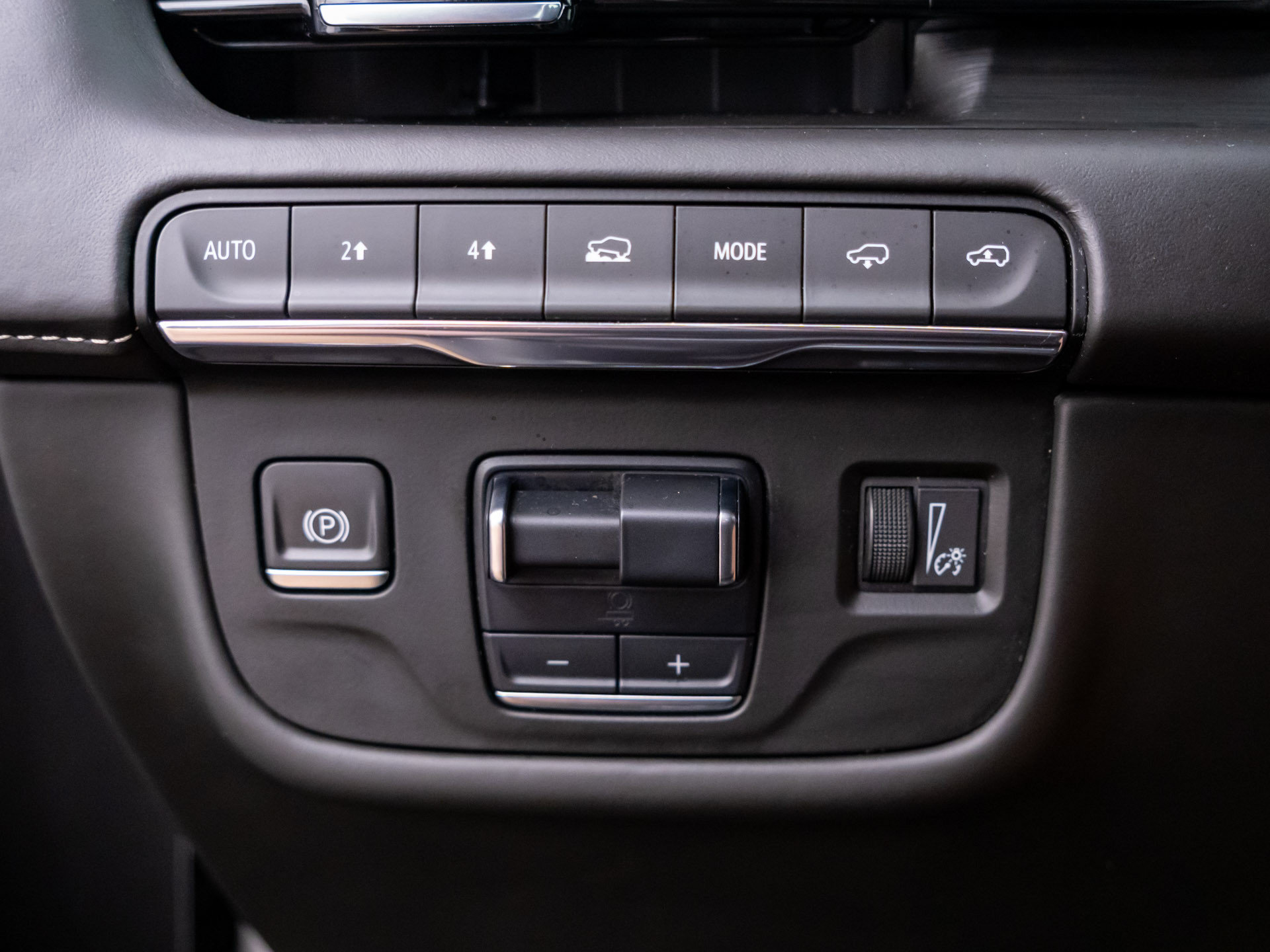 Used 2023 Cadillac Escalade ESV Sport Platinum w/ LPO, ONYX Package AWD/4WD image 24