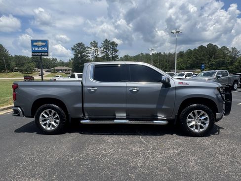 Used 2020 Chevrolet Silverado 1500 LTZ w/ LTZ Premium Package image 2