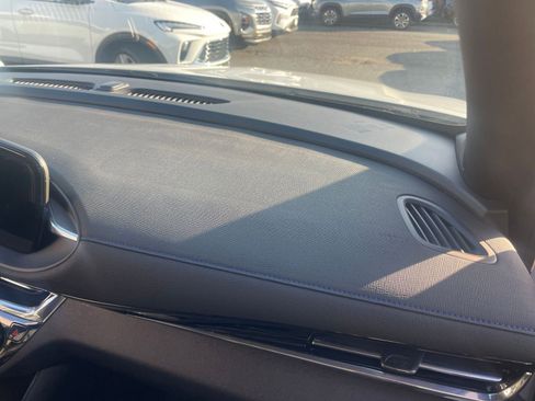 Used 2025 Buick Envista Sport Touring image 34