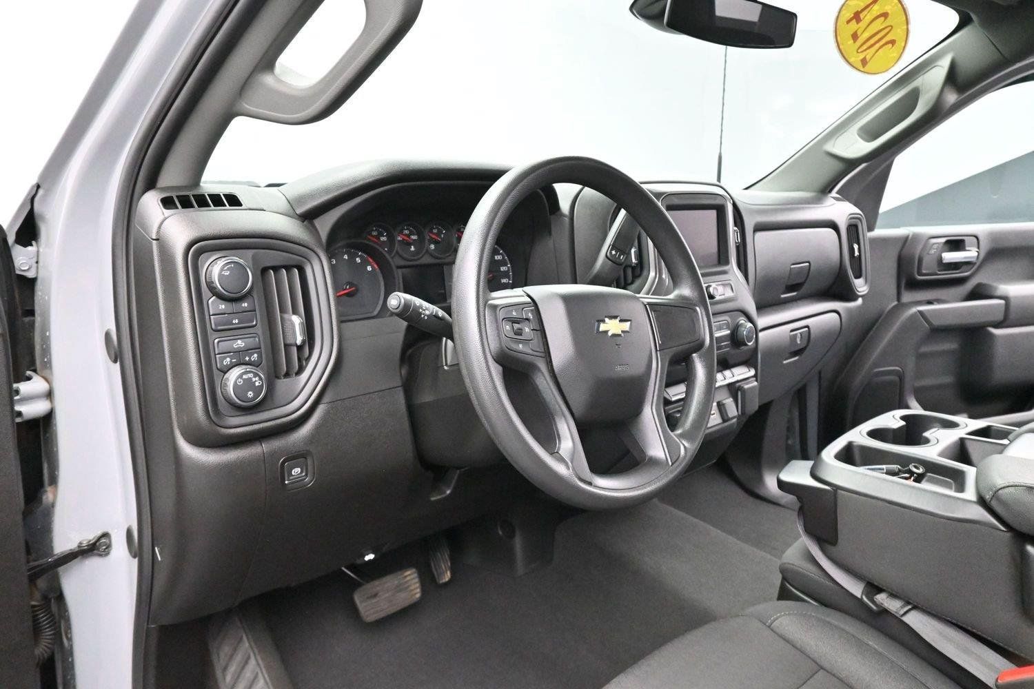 Used 2024 Chevrolet Silverado 2500 Custom w/ Custom Convenience Package AWD/4WD image 16
