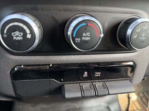 Used 2021 RAM 1500 Tradesman AWD/4WD image 17