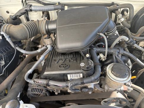 Used 2010 Toyota Tacoma 4x4 Regular Cab w/ SR5 Pkg #1 image 32