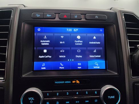 Used 2021 Ford Expedition XLT AWD/4WD image 3