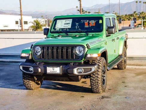 New 2025 Jeep Gladiator Sport image 4