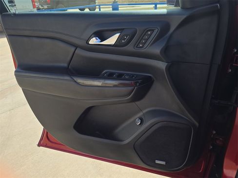 Used 2021 GMC Acadia AT4 w/ Technology Package image 28