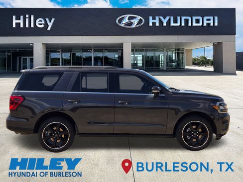 Used 2023 Ford Expedition Limited RWD image 3