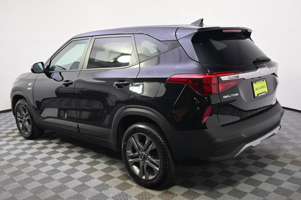 Used 2023 Kia Seltos LX AWD/4WD image 3