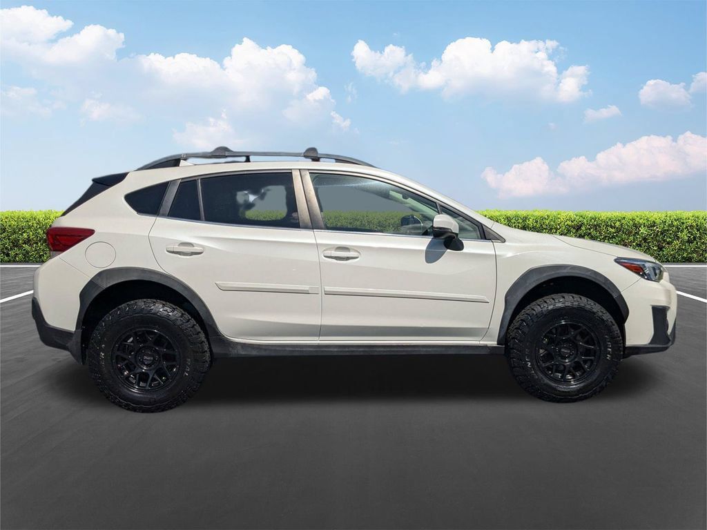 Used 2020 Subaru Crosstrek 2.0i Limited w/ Moonroof Package w/Navigation AWD/4WD image 3
