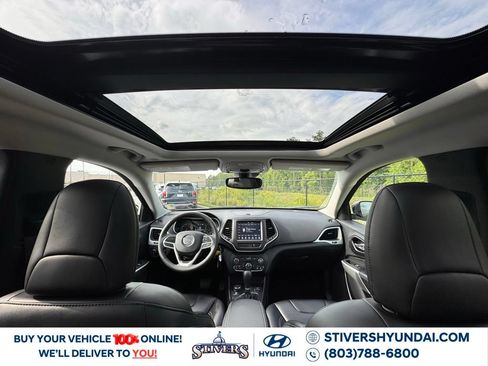 Used 2022 Jeep Cherokee Latitude w/ Sun & Sound Group AWD/4WD image 3