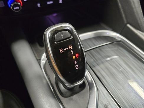 Used 2020 Buick Enclave Essence image 26