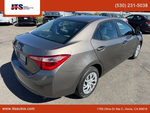 Used 2018 Toyota Corolla LE FWD image 5