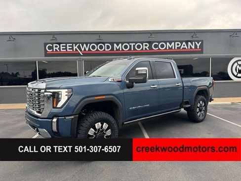 Used 2024 GMC Sierra 2500 Denali w/ Denali Reserve Package AWD/4WD image 1