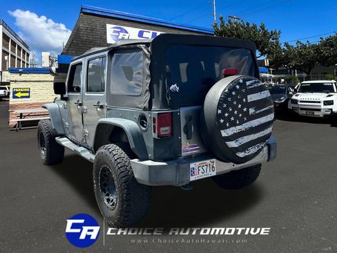 Used 2018 Jeep Wrangler Unlimited Sahara AWD/4WD image 5