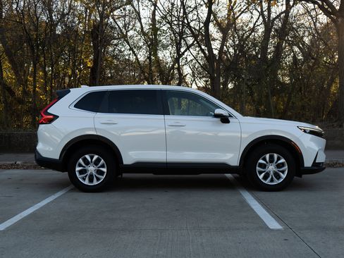 Certified 2025 Honda CR-V LX image 10