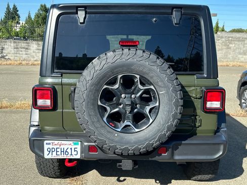 Used 2023 Jeep Wrangler Unlimited Rubicon AWD/4WD image 5