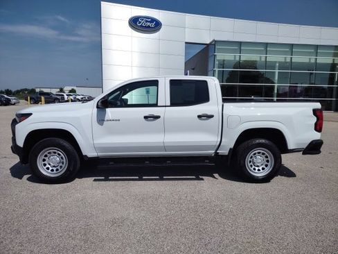 Used 2023 Chevrolet Colorado W/T w/ Safety Package RWD image 2