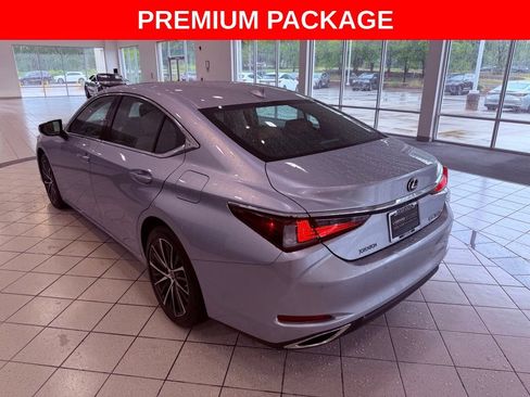 Certified 2022 Lexus ES 350 w/ Premium Package FWD image 6