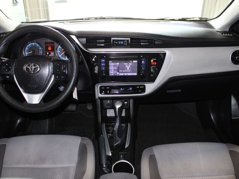 Used 2019 Toyota Corolla LE FWD image 12