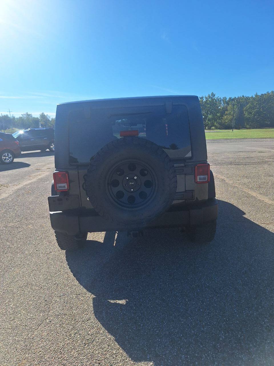Used 2016 Jeep Wrangler Sport w/ Connectivity Group AWD/4WD image 4