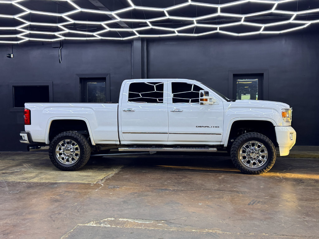 Used 2016 GMC Sierra 2500 Denali w/ Duramax Plus Package AWD/4WD image 13