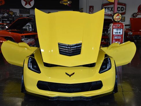 Used 2017 Chevrolet Corvette Grand Sport w/ Z07 Performance Package RWD image 11