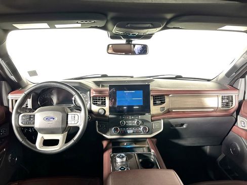 Used 2023 Ford Expedition Limited image 12