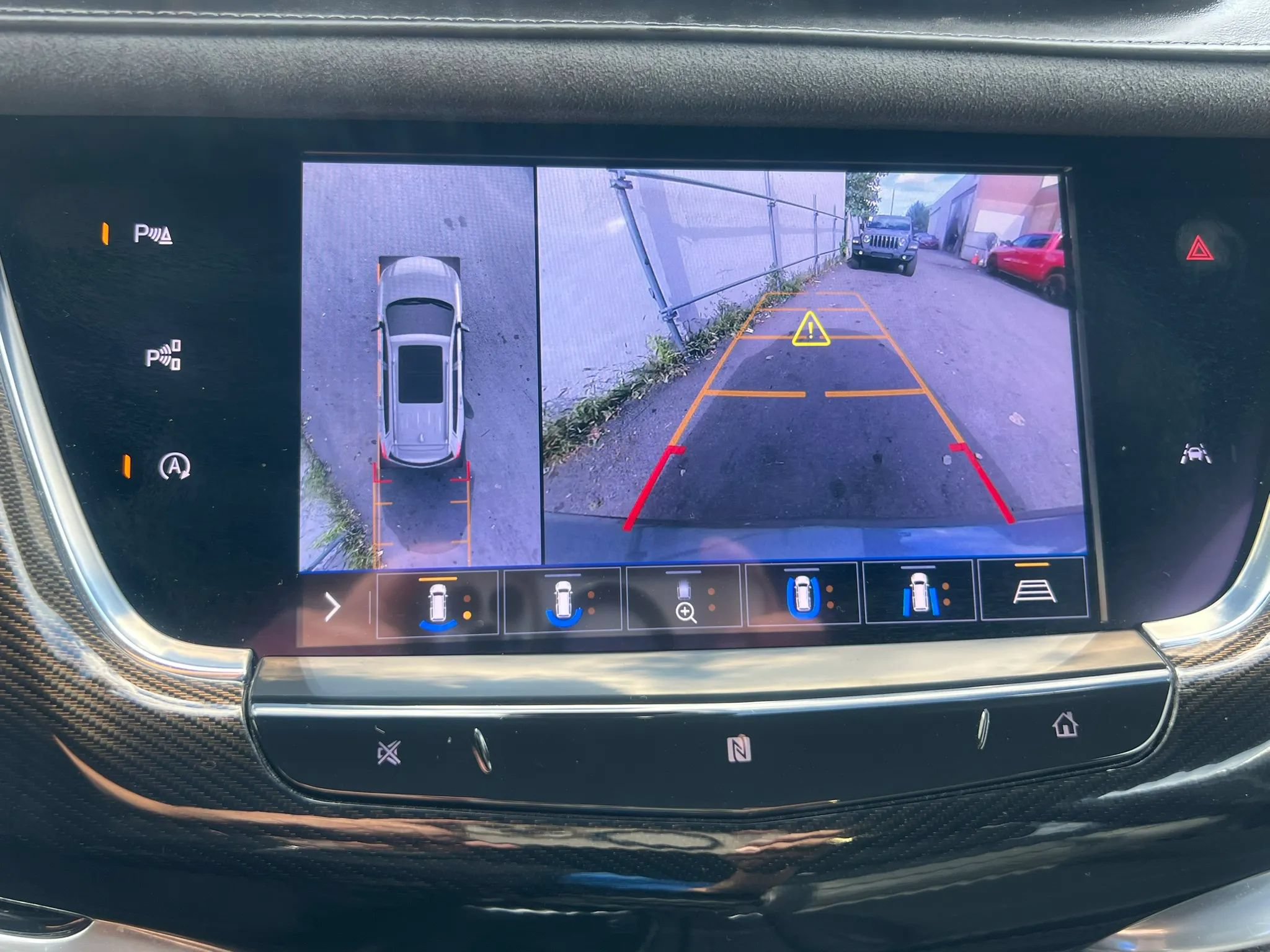 Used 2020 Cadillac XT6 Premium Luxury w/ Platinum Package AWD/4WD image 27