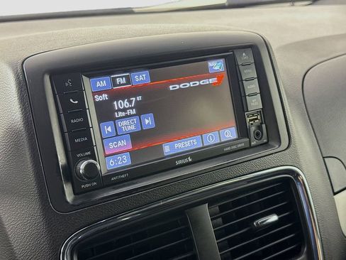 Used 2018 Dodge Grand Caravan GT FWD image 18