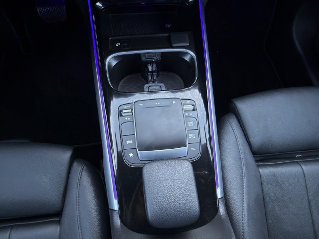 Used 2022 Mercedes-Benz GLB 250 4MATIC w/ Premium Package Lite image 22