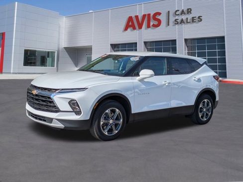 Used 2025 Chevrolet Blazer LT image 1