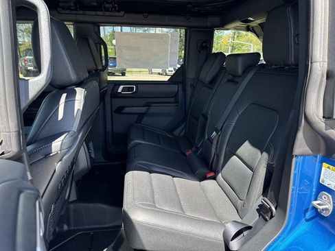 New 2025 Ford Bronco Badlands w/ Sasquatch Package AWD/4WD image 18