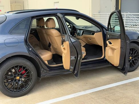 Used 2017 Porsche Macan GTS AWD/4WD image 19