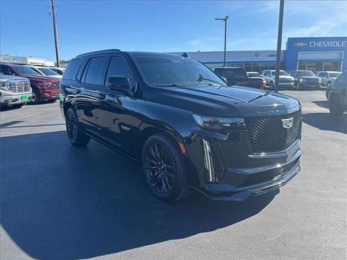 Used 2024 Cadillac Escalade V w/ LPO, ONYX Package image 4